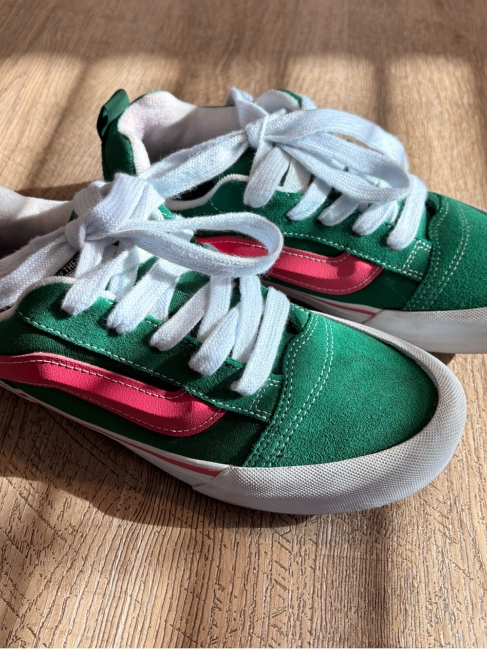 Vans Knu Skool Kids Green Suede Sneakers with Pink Side Stripe Sz 6